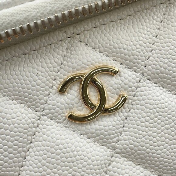 CHANEL Vanity ChainShoulder Bag Calfskin White - Picture 11 of 16